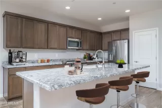Photo #3: 6476154 Listing 