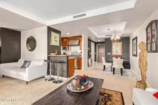 Photo #6: 6476585 Listing