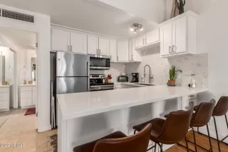 Photo #4: 6476594 Listing