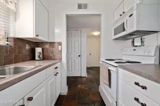 Photo #3: 6476614 Listing