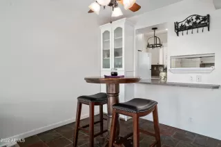 Photo #4: 6476614 Listing