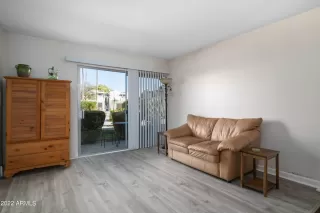 Photo #6: 6476614 Listing