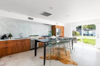 Photo #2: 6476643 Listing