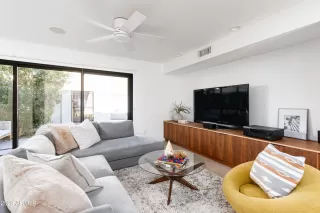 Photo #4: 6476643 Listing