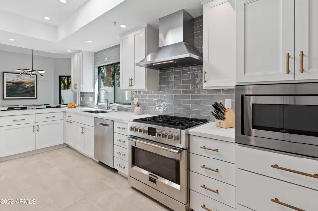 MLS: 6476703 Condo For Sale