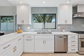 Photo #6: 6476703 Listing