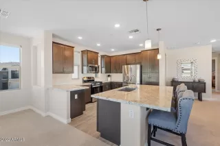 Photo #6: 6476759 Listing