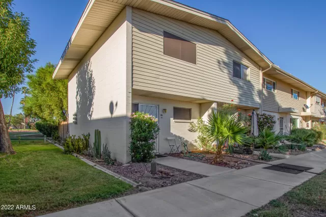 MLS: 6477037 Condo For Sale