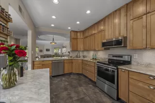 Photo #5: 6477079 Listing 