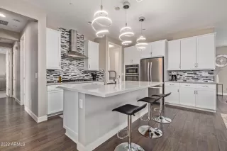 Photo #6: 6477628 Listing 