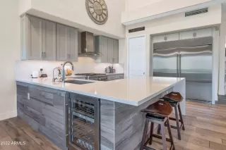 Photo #2: 6477831 Listing