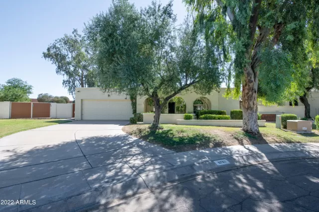 MLS: 6478158 Condo For Sale