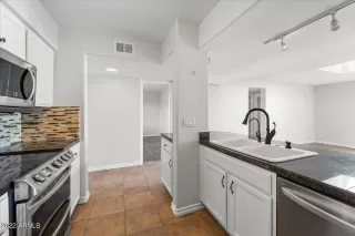 Photo #3: 6478332 Listing
