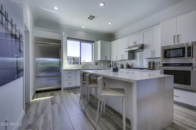 MLS: 6478533 Condo For Sale