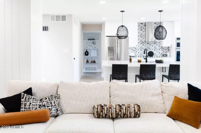 MLS: 6478803 Condo For Sale