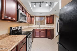 Photo #6: 6478886 Listing