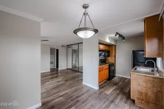 Photo #5: 6479181 Listing