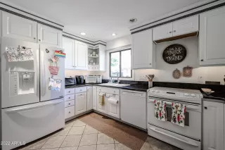Photo #6: 6479728 Listing 