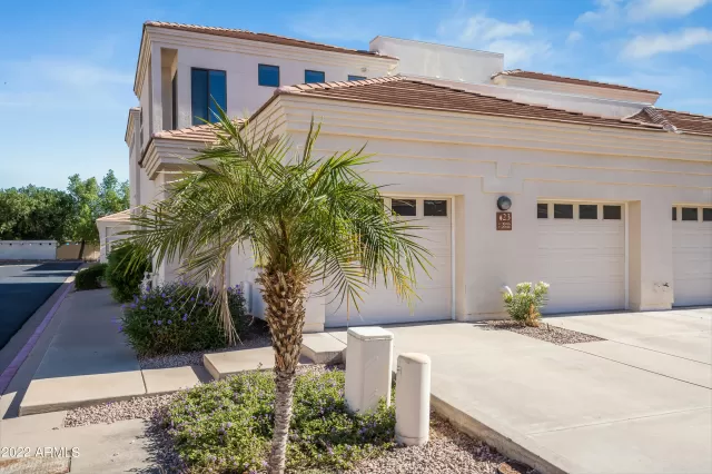 MLS: 6480033 Condo For Sale