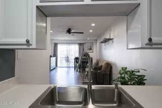 Photo #5: 6480042 Listing 