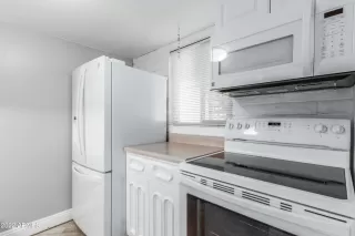 Photo #6: 6480199 Listing