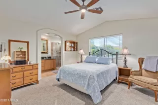 Photo #5: 6480237 Listing