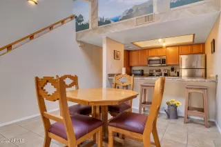 Photo #5: 6480300 Listing