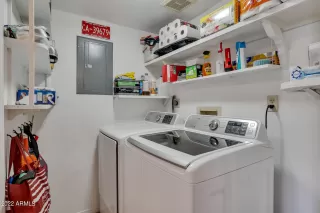 Photo #6: 6480300 Listing