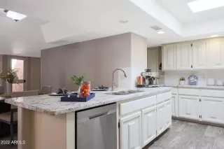 Photo #4: 6480507 Listing 