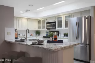 Photo #5: 6480507 Listing 