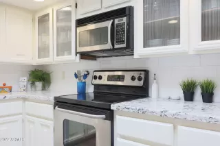 Photo #6: 6480507 Listing 