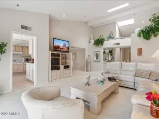 Photo #6: 6480559 Listing