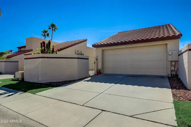 MLS: 6480864 Condo For Sale