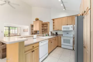 Photo #2: 6481218 Listing 