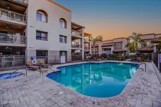 Photo #5: 6481444 Listing