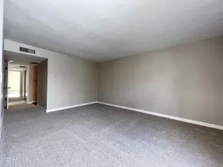 Photo #6: 6481461 Listing 