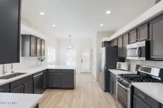 Photo #2: 6481483 Listing