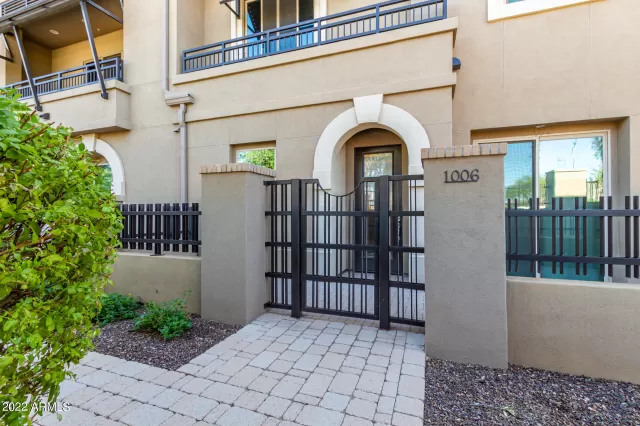 MLS: 6481528 Condo For Sale