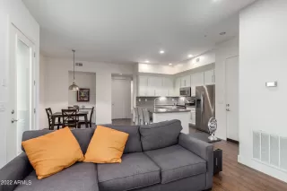 Photo #4: 6481528 Listing