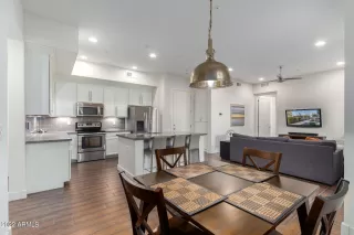 Photo #5: 6481528 Listing