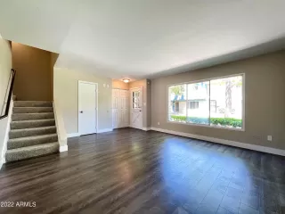 Photo #2: 6481580 Listing