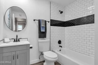 Photo #5: 6481667 Listing