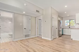 Photo #6: 6481755 Listing
