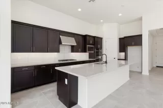 Photo #3: 6481819 Listing 