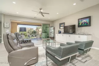 Photo #5: 6482467 Listing