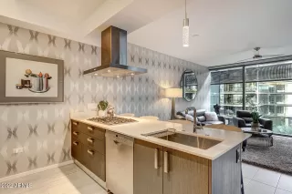 Photo #6: 6482594 Listing