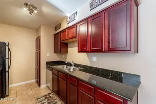 Photo #5: 6483366 Listing