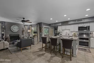 Photo #4: 6483681 Listing