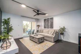 Photo #4: 6483686 Listing