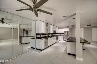 Photo #4: 6484199 Listing